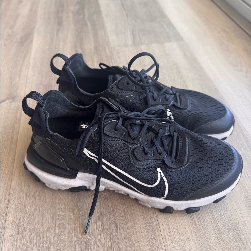 NIKE REACT WOMENS SNEAKERS